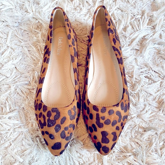 Bella Marie Shoes - NWOT Size 8.5 never worn pointy toe leopard flats